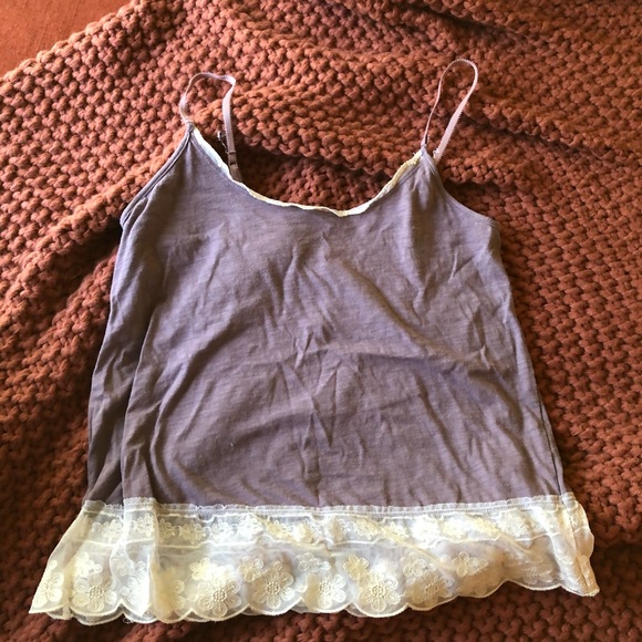 Purple tank top with lace trim - Picture 1 of 1